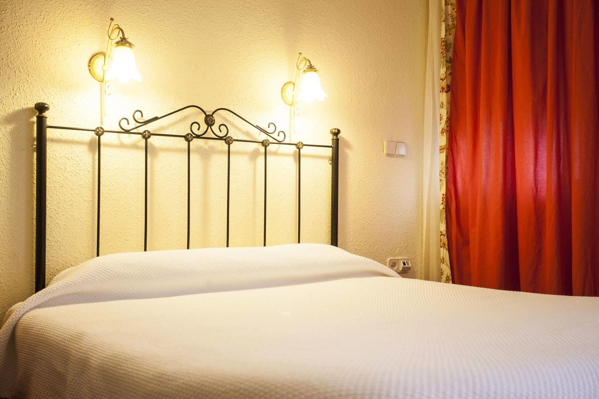 Hostal Castilla Aranjuez Zewnętrze zdjęcie