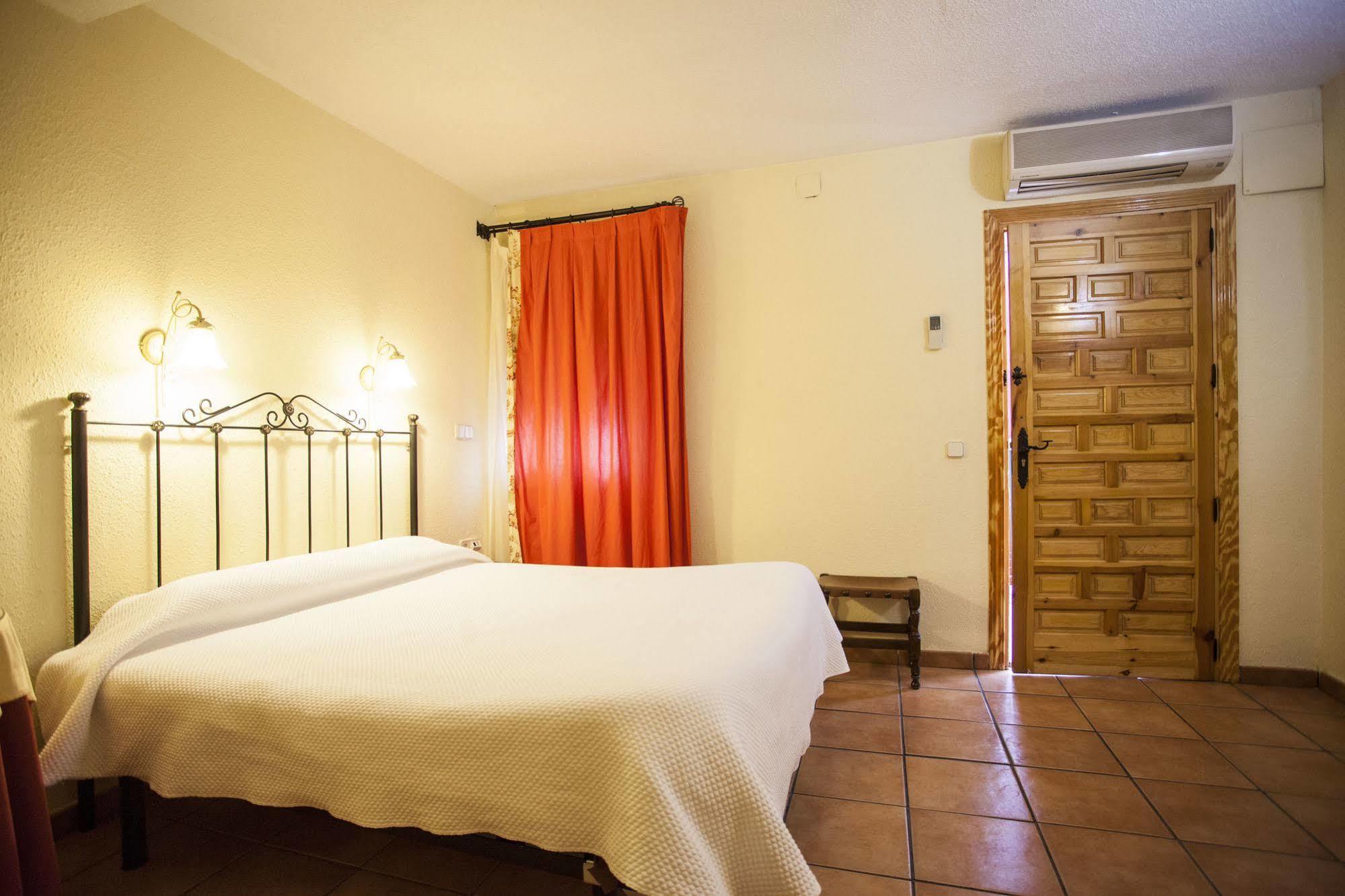 Hostal Castilla Aranjuez Zewnętrze zdjęcie